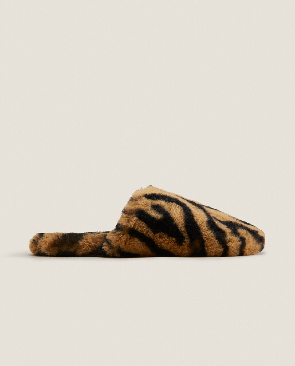 Papuci de casă din imitație de blană tigru