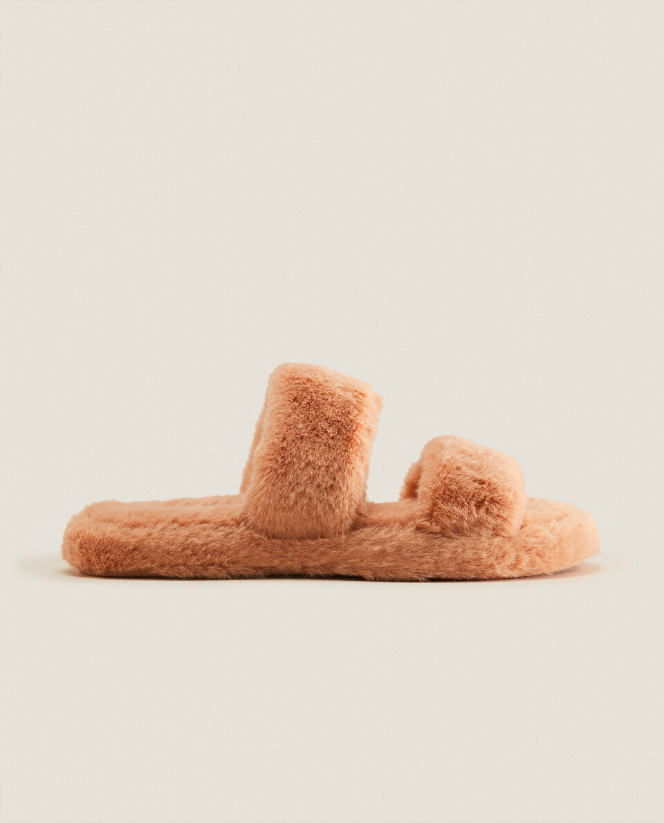 Faux fur slippers with straps