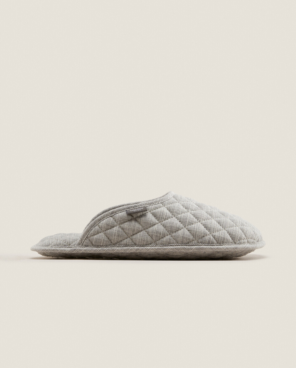 Washable padded slippers