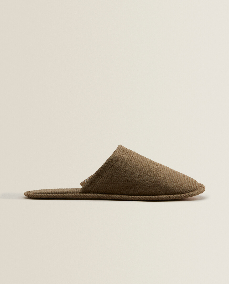 Slippers y zapatillas de casa para hombre | Zara Home Nueva Colección