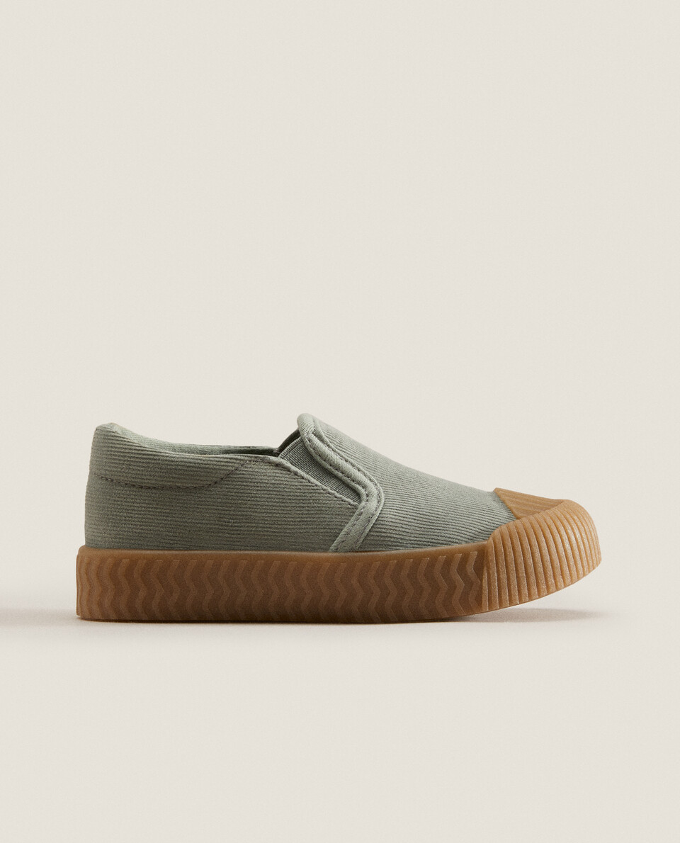 Corduroy trainers with elastic side gores