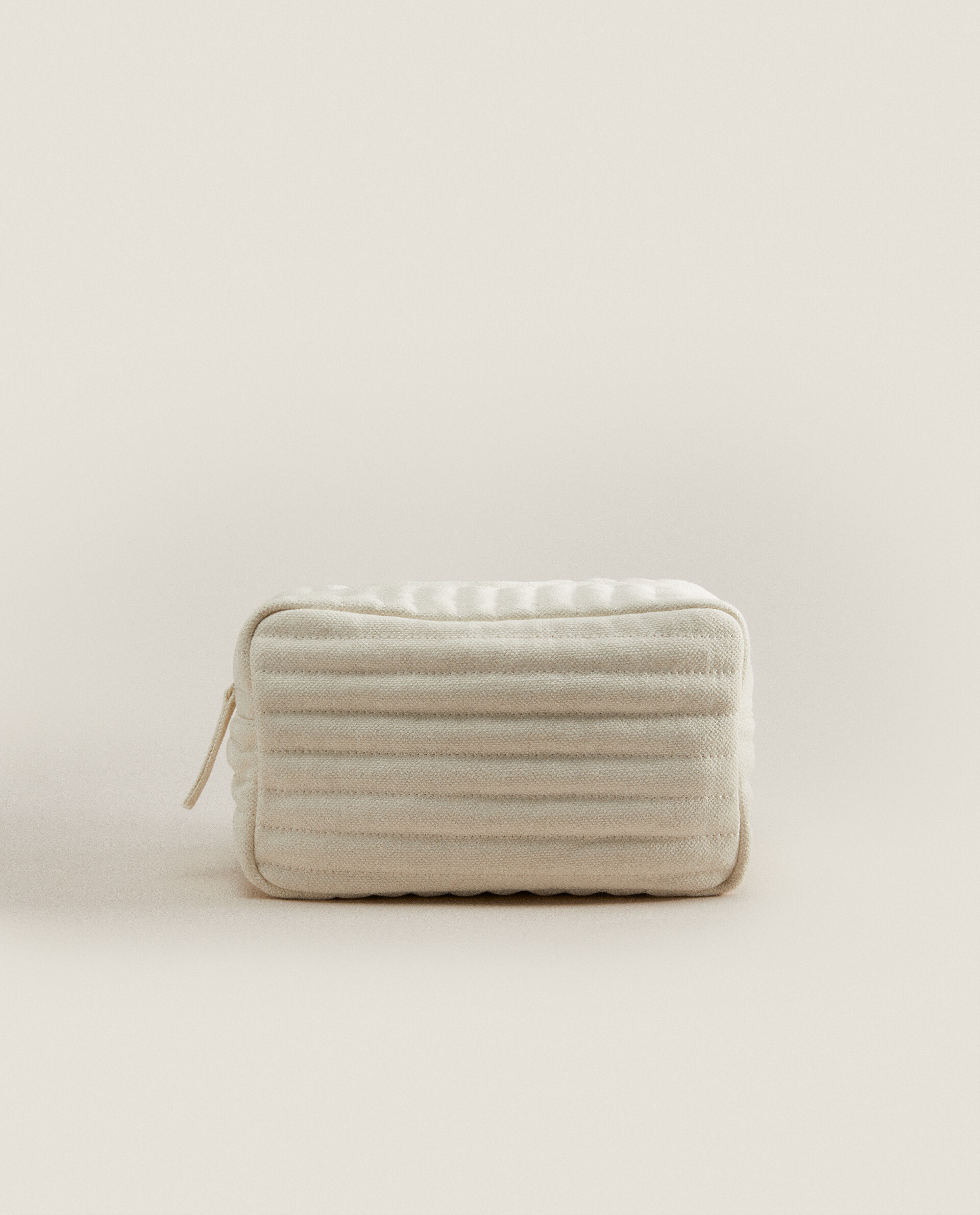 Quilted toiletry bag Clearance