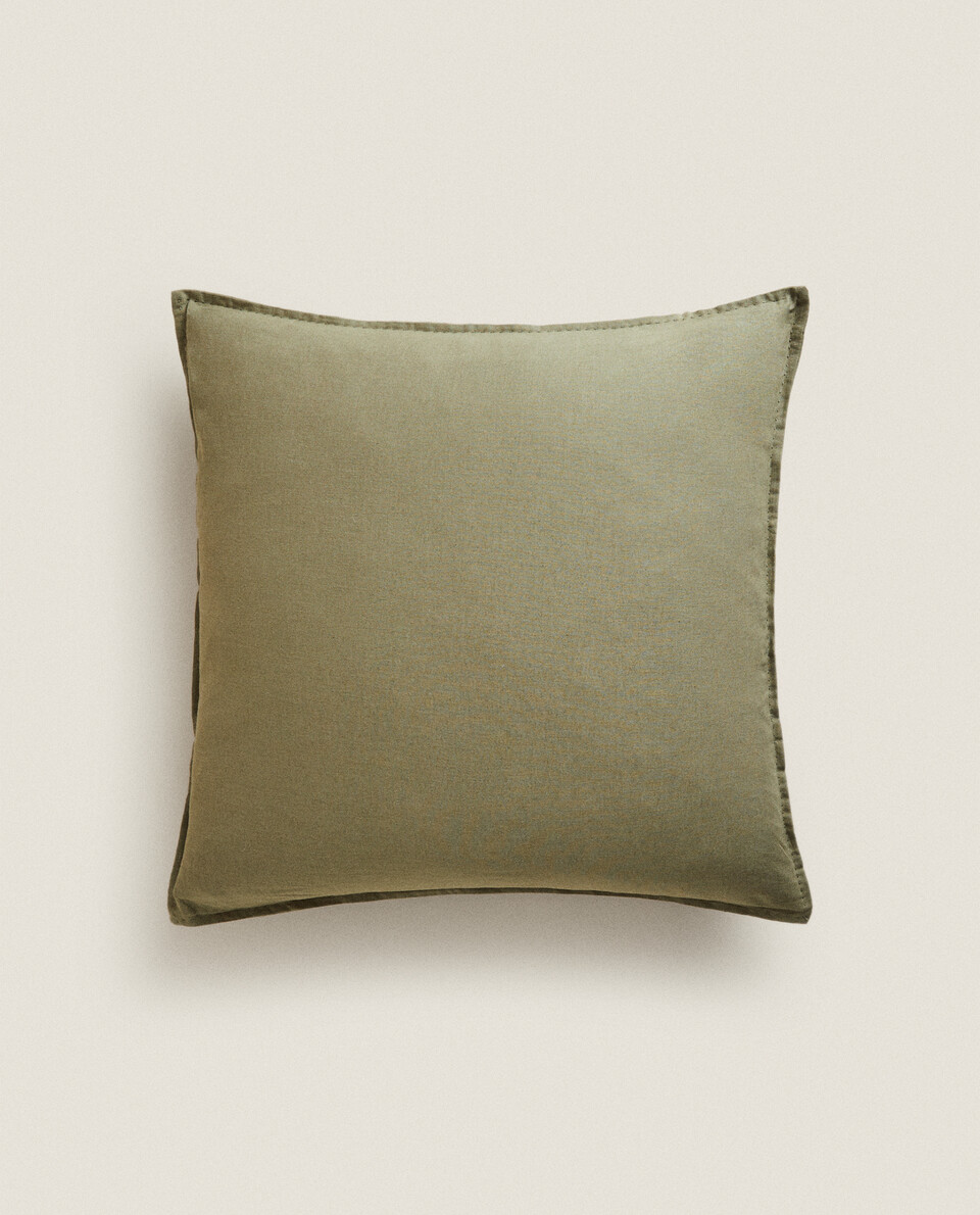 LINEN CUSHION COVER WITH BACKSTITCHING