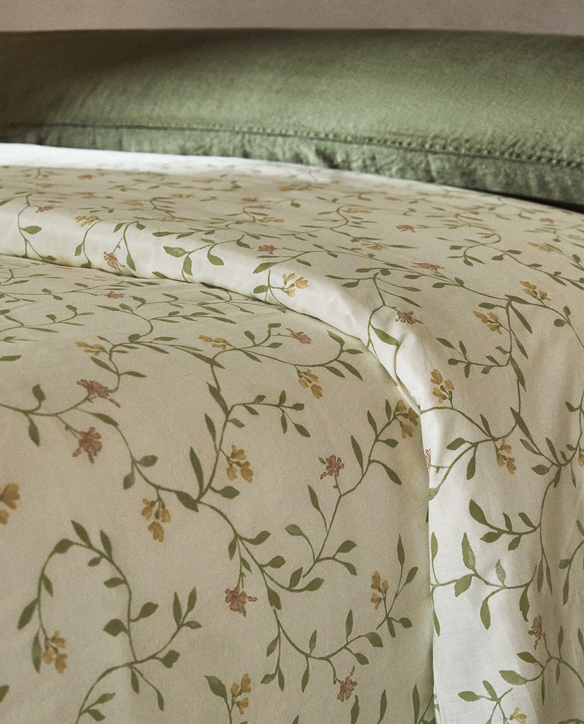 floral print duvet