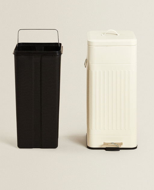 KITCHEN TRASH CAN