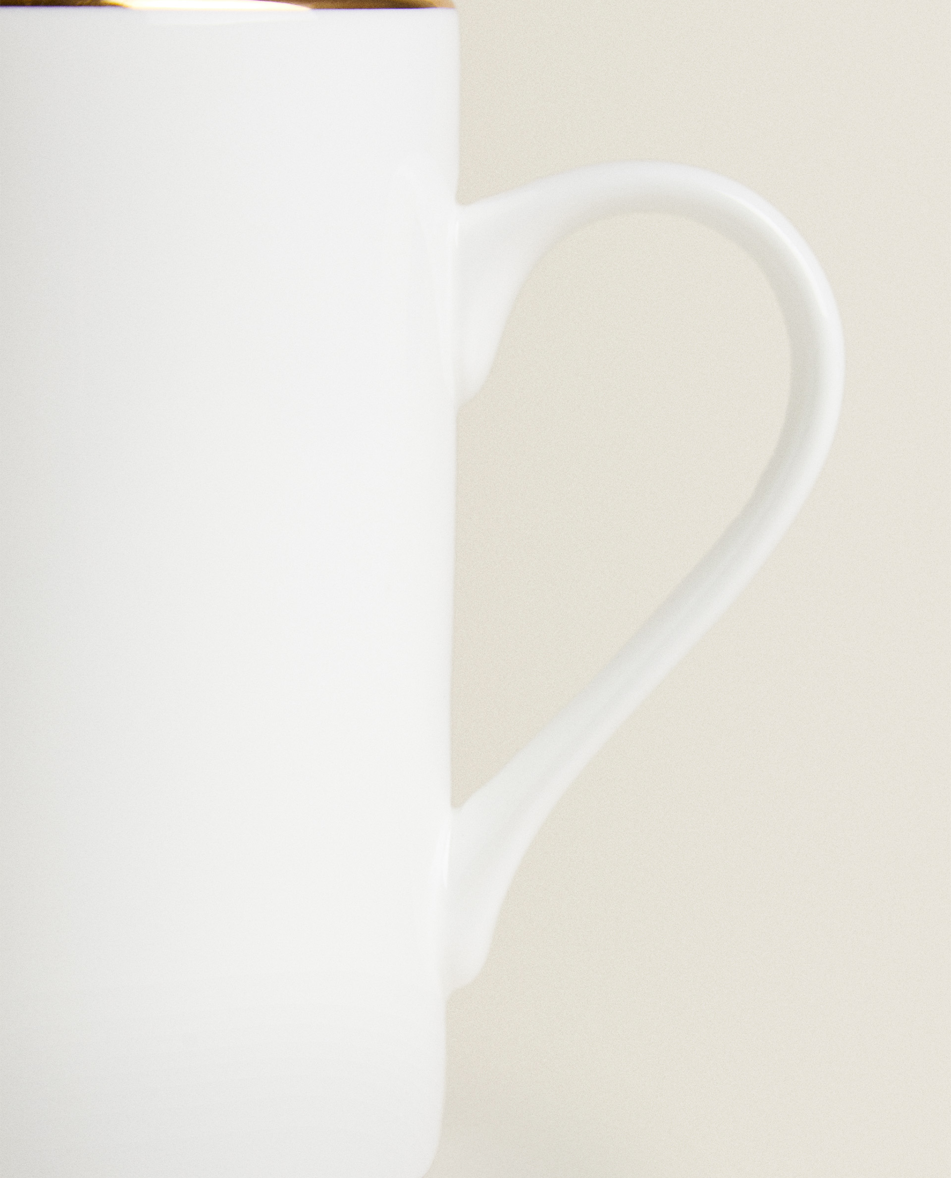 thin porcelain mugs