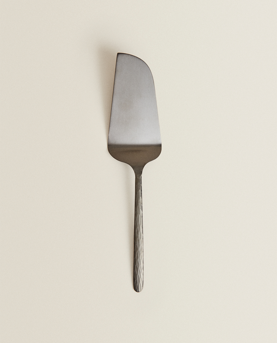 CAKE SLICE WITH HAMMERED HANDLE