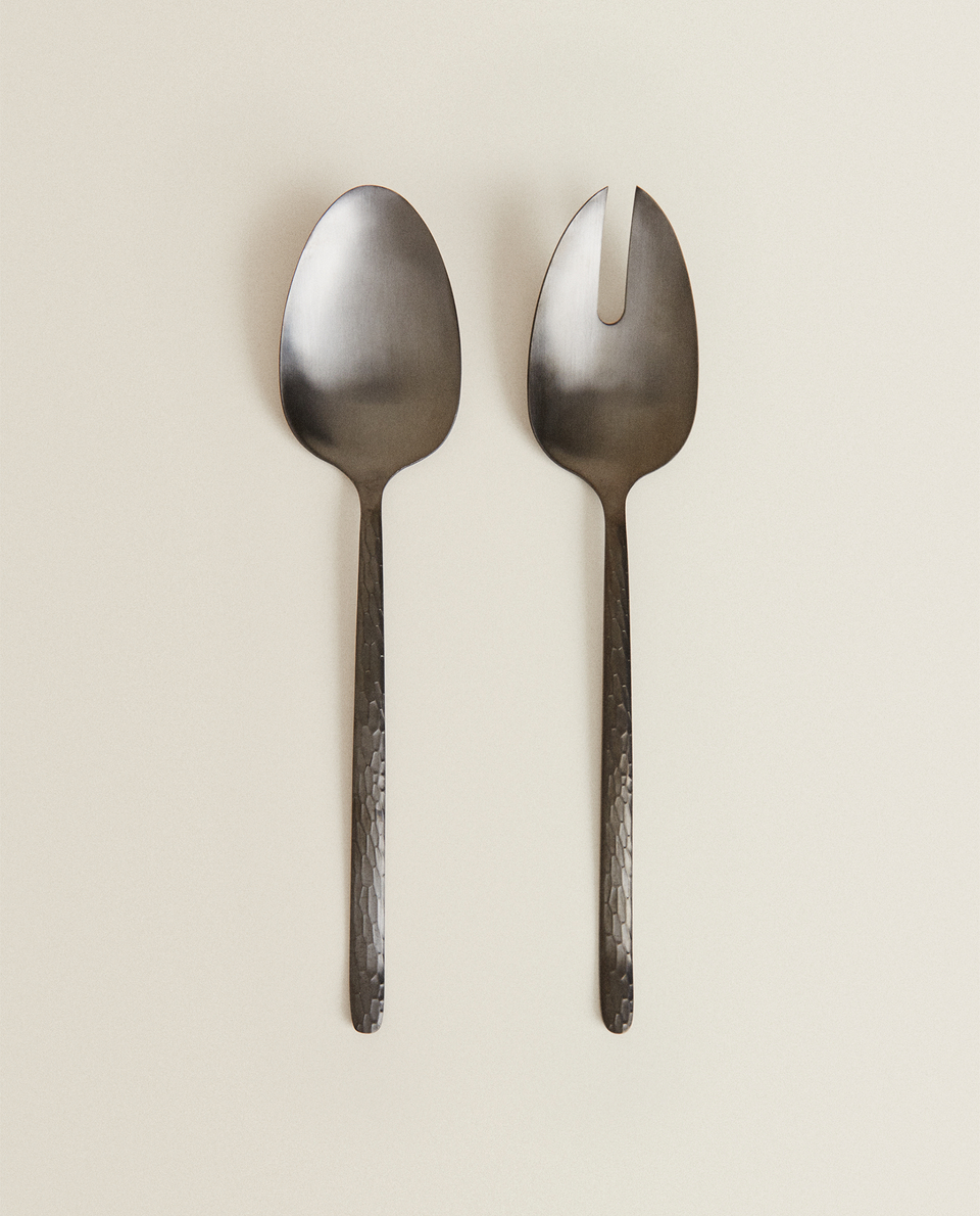 SET OF 2 HAMMERED HANDLE SERVING CUTLERY PIECES