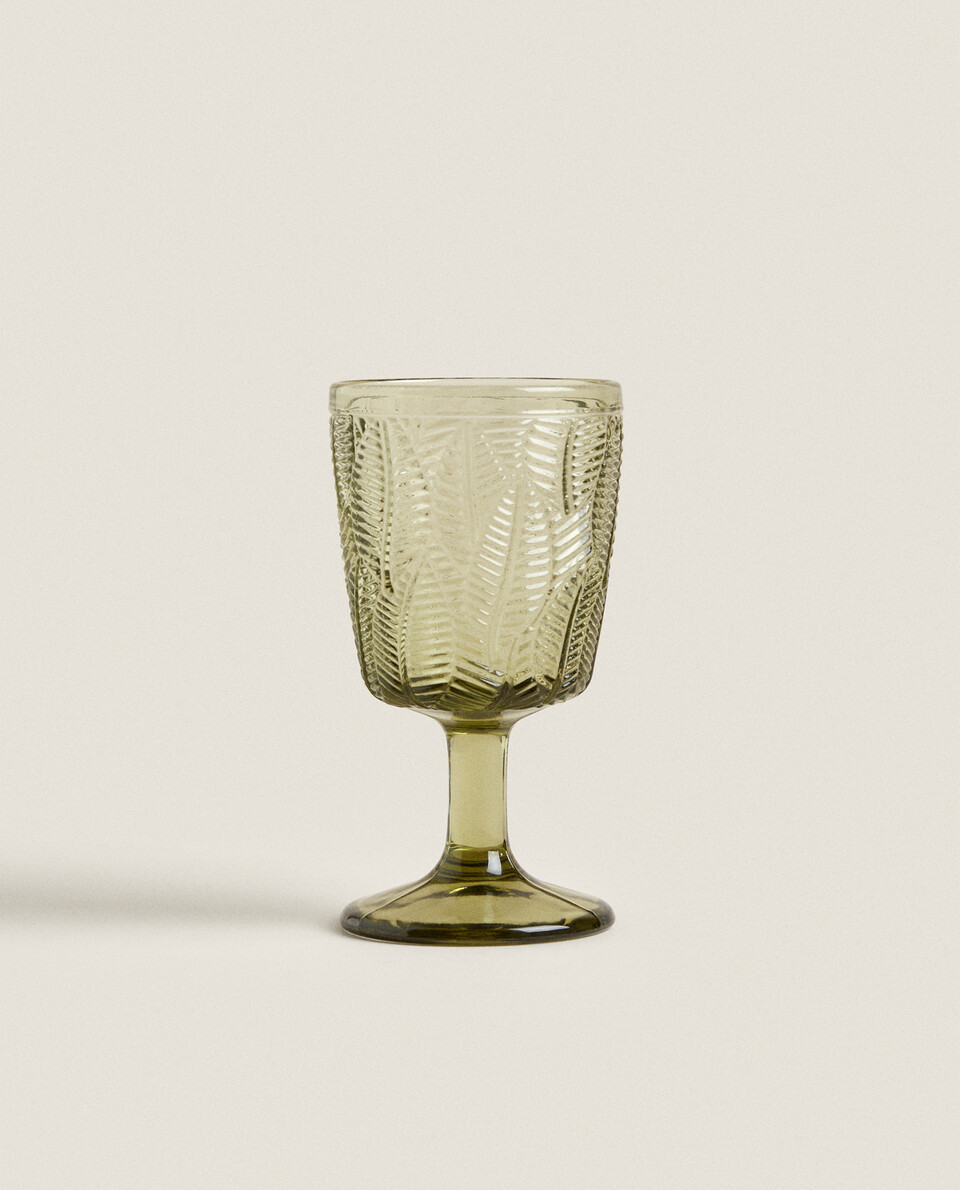 WINE GLASS WITH LEAVES