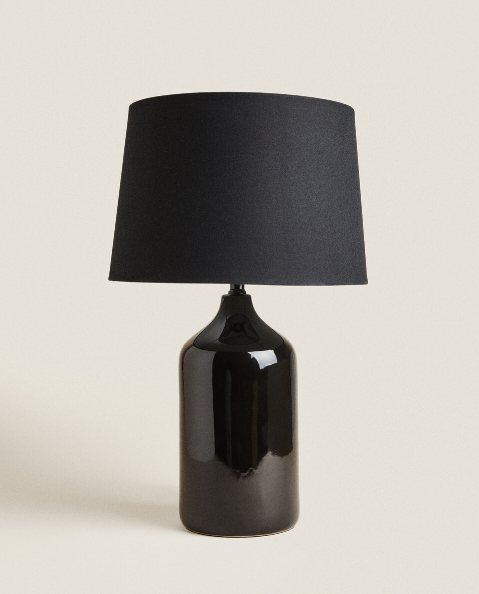 LAMP WITH BLACK CERAMIC BASE