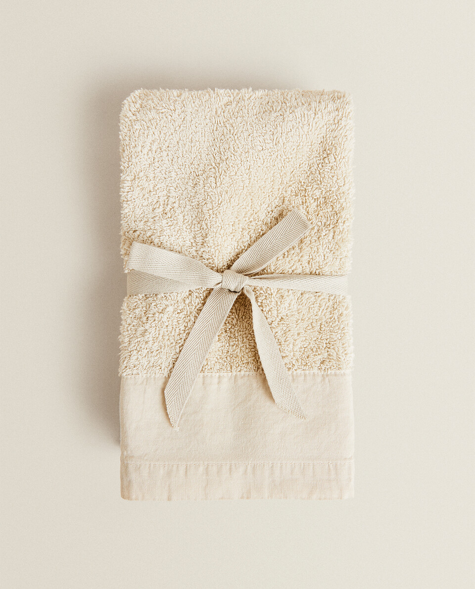 CUSTOMISABLE TOWEL WITH LINEN APPLIQUÉ (PACK OF 2)