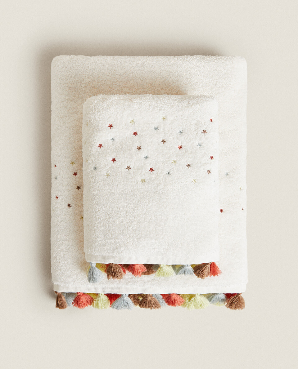 TOWEL WITH EMBROIDERED STARS