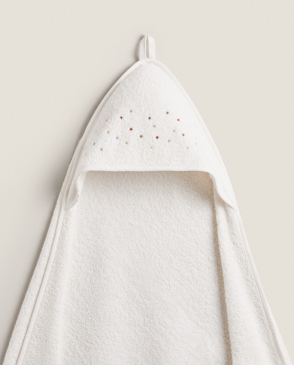 BABY HOODED TOWEL WITH EMBROIDERED STARS