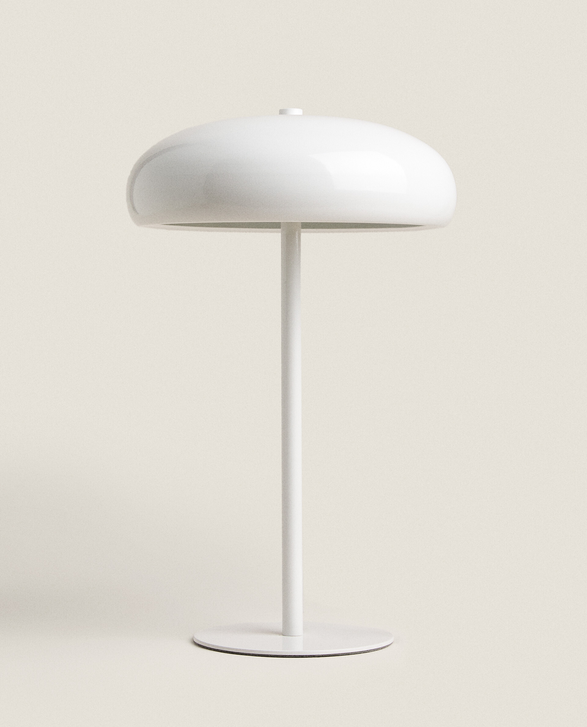 white wooden lamp base