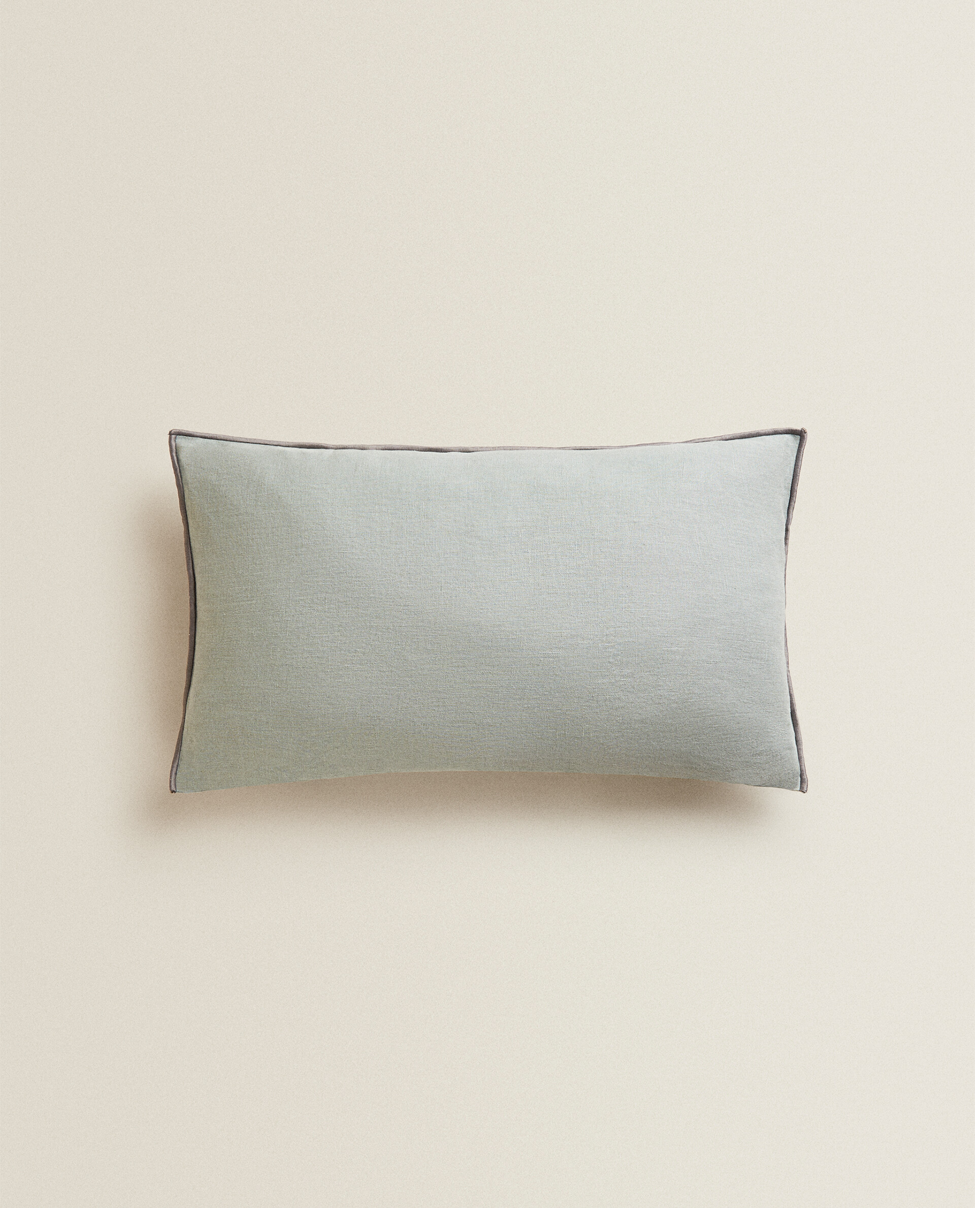 THROW PILLOW COVER WITH CONTRAST EDGE - FAVORITES | Zara Home United States  of America