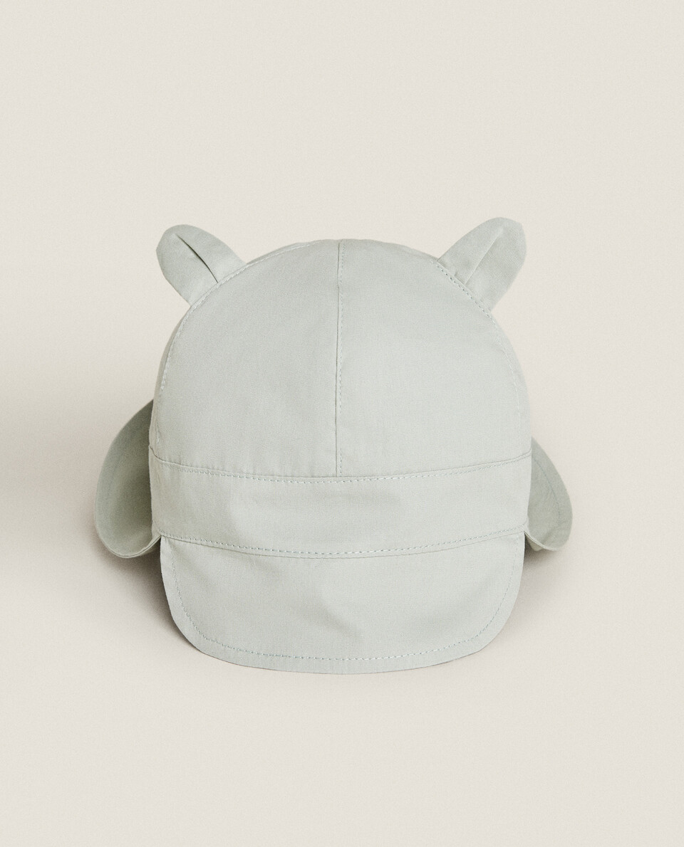 HAT WITH EARS