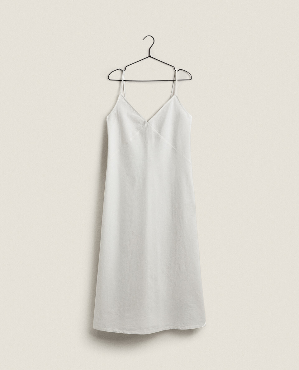 STRAPPY NIGHTDRESS WITH BUTTONS AT THE BACK