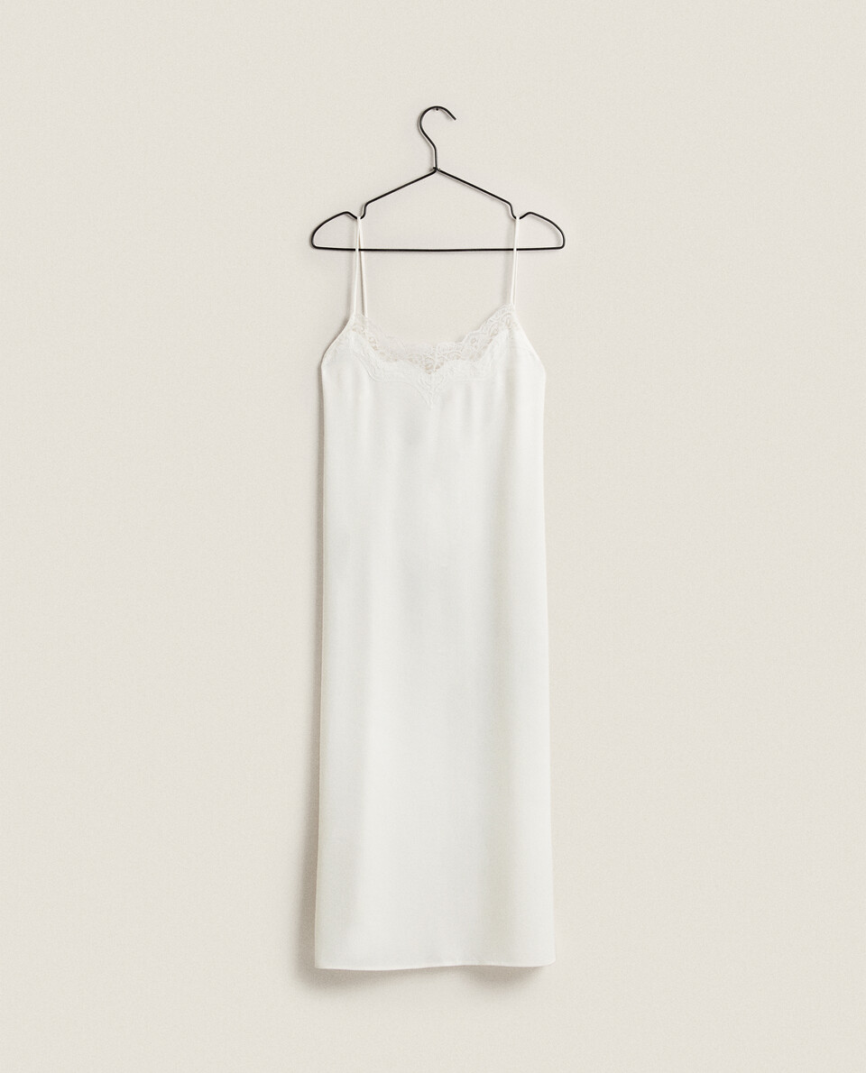 SATEEN NIGHTGOWN WITH A LACE TRIM