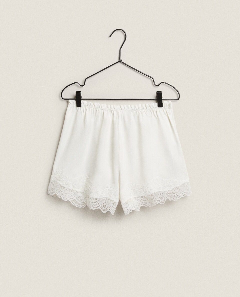 SATEEN SHORTS WITH A LACE TRIM
