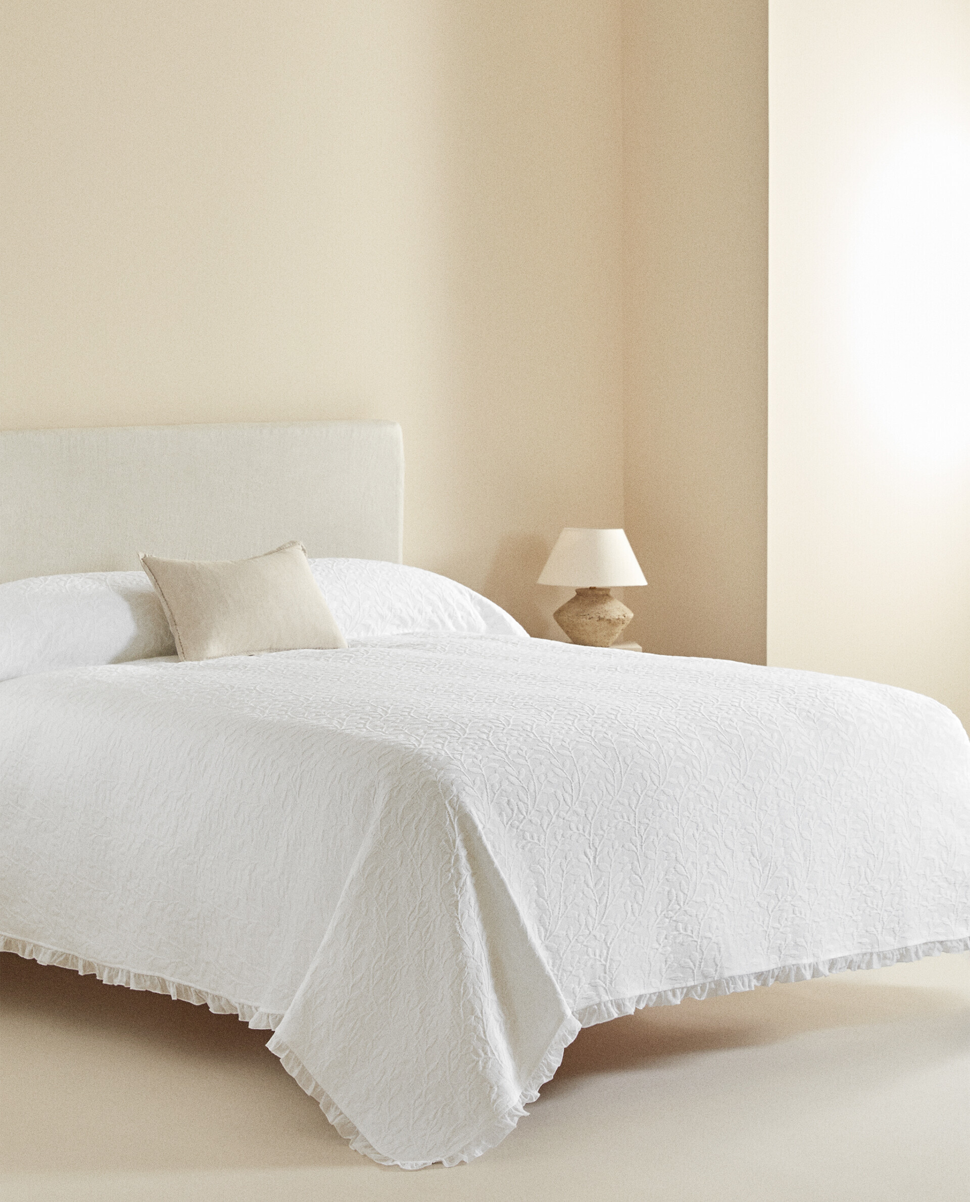 LEAF COTTON BEDSPREAD WITH RUFFLE TRIM - BEDSPREADS - BEDROOM | Zara Home  United States of America
