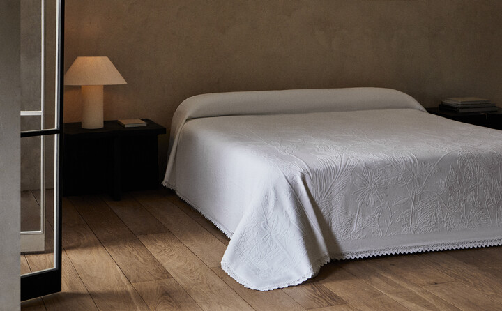 注目の新品、未使用 クリスマスプレゼント zara home ベッドカバー ...