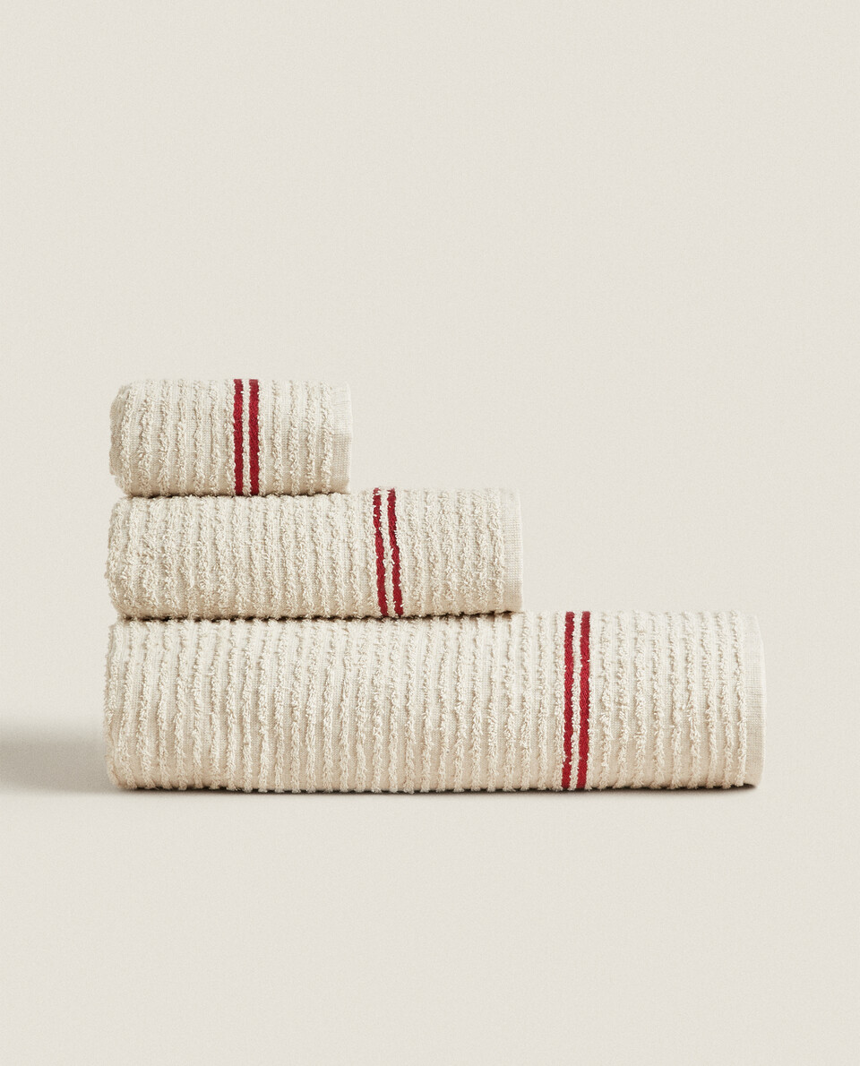 TEXTURED COTTON AND LINEN TOWEL
