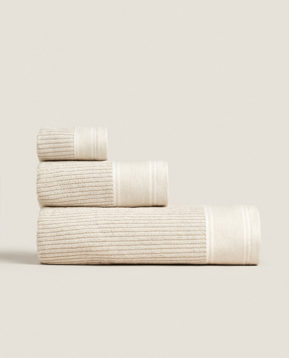 COTTON AND LINEN TOWEL WITH BORDER