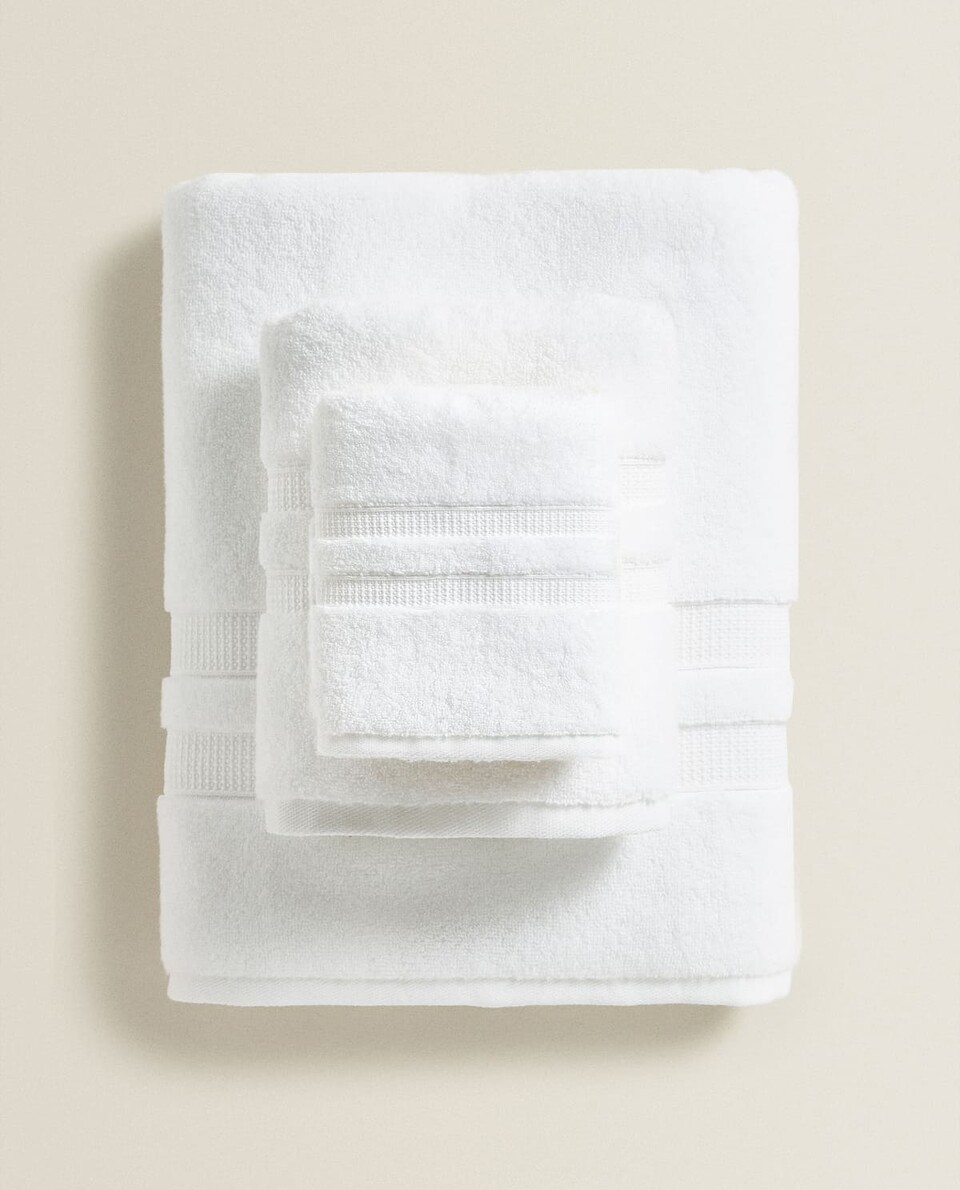 EXTRA SOFT TOWEL WITH DOUBLE BORDER