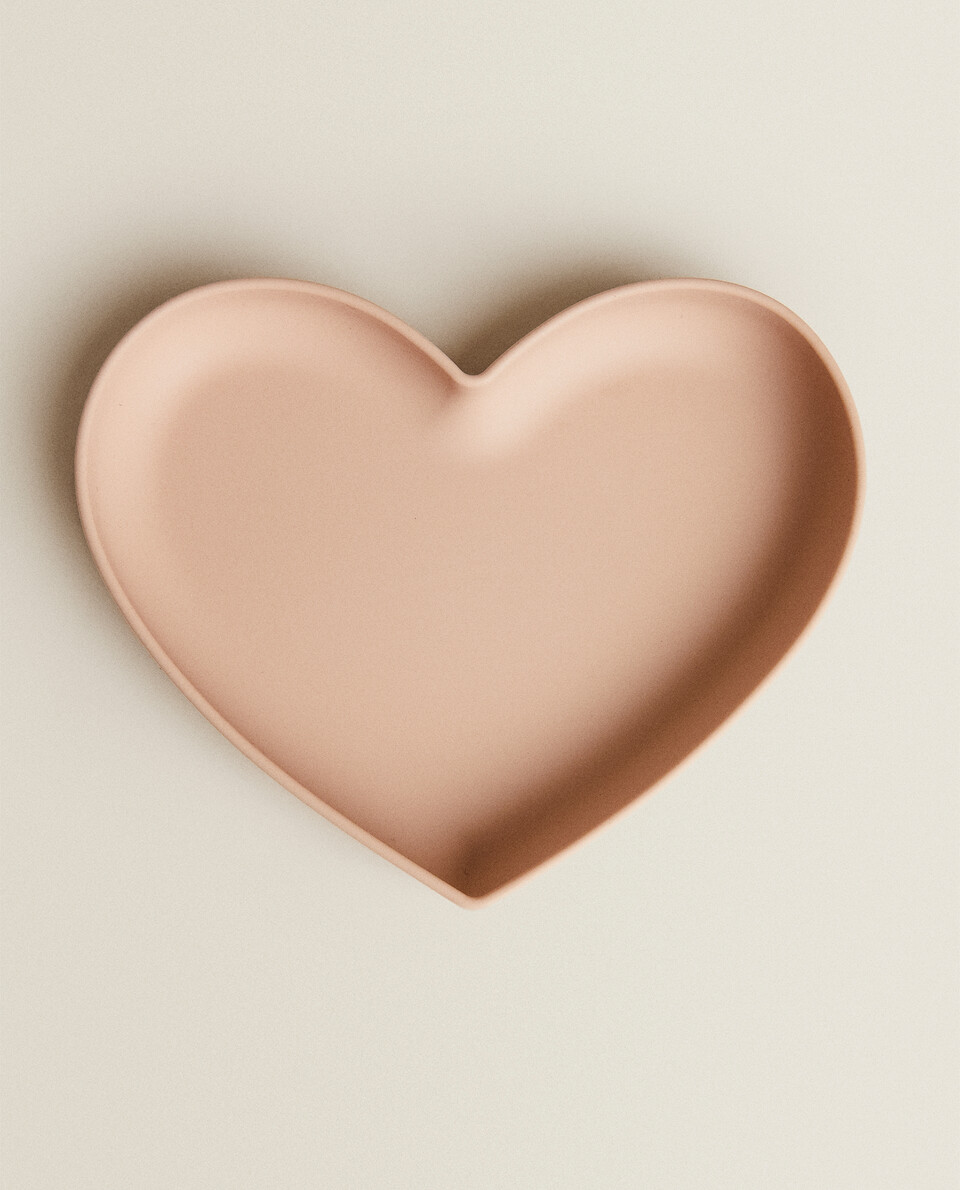 จานซิลิโคนรูปหัวใจ