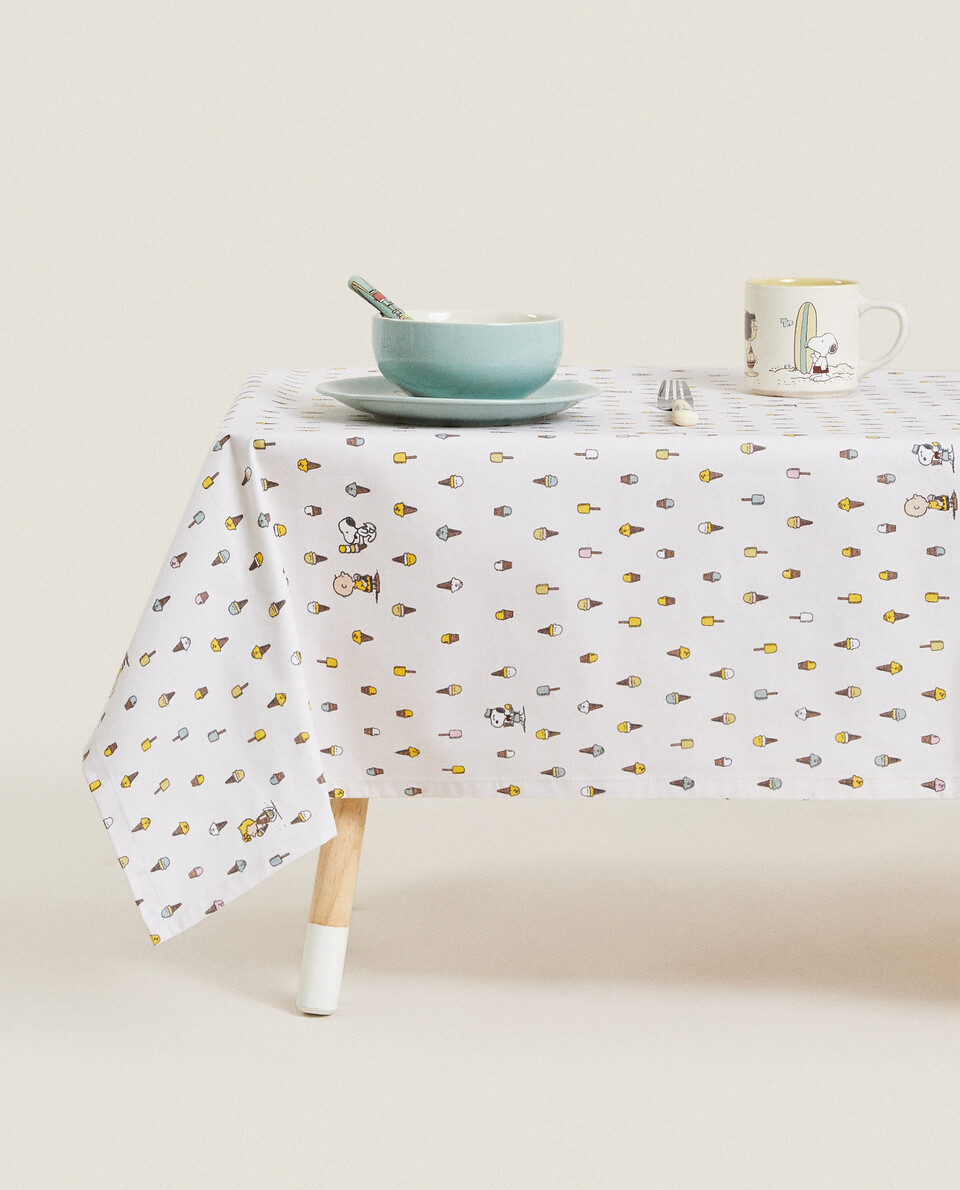 PEANUTS™ RESIN-COATED TABLECLOTH