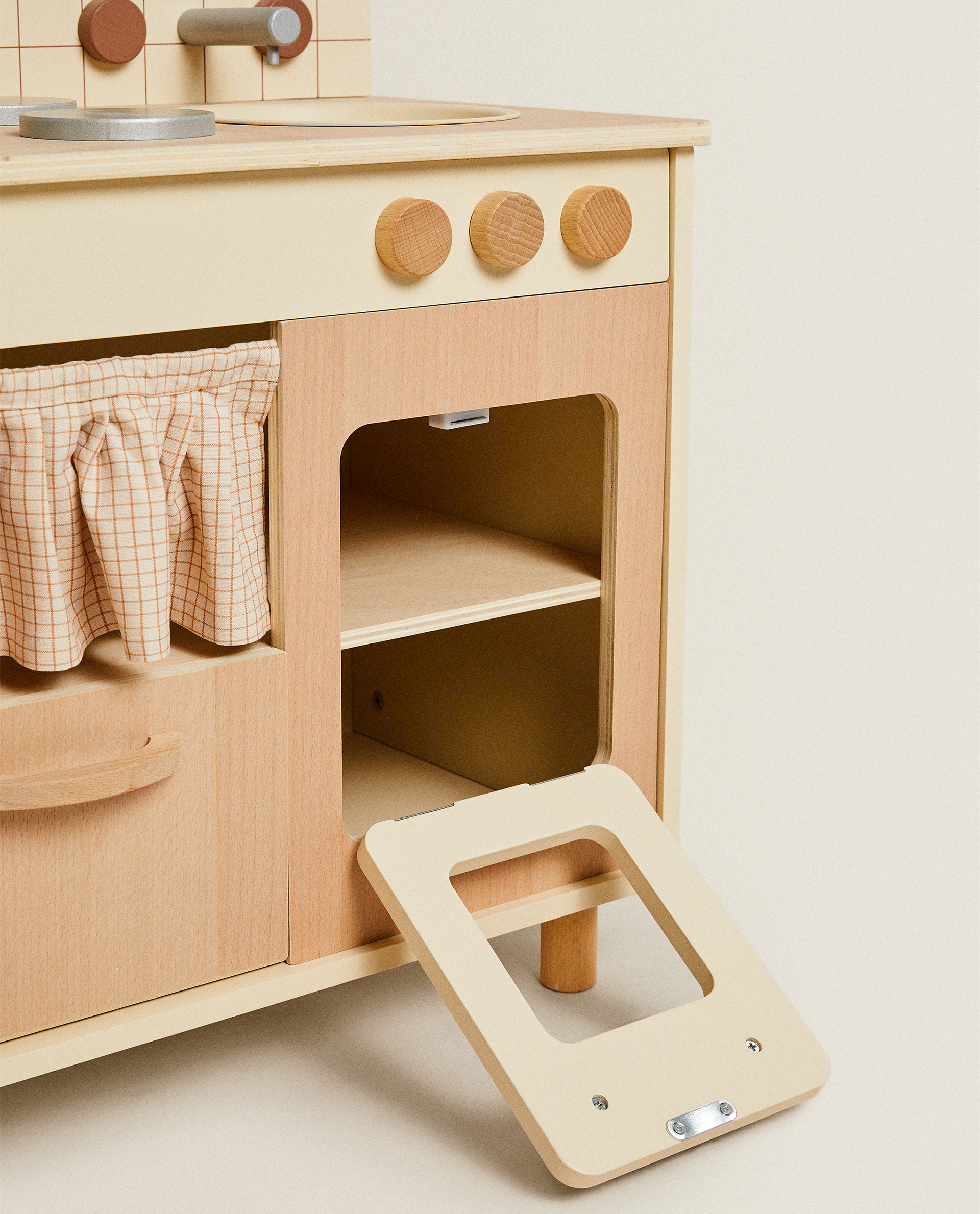 zara home play kitchen