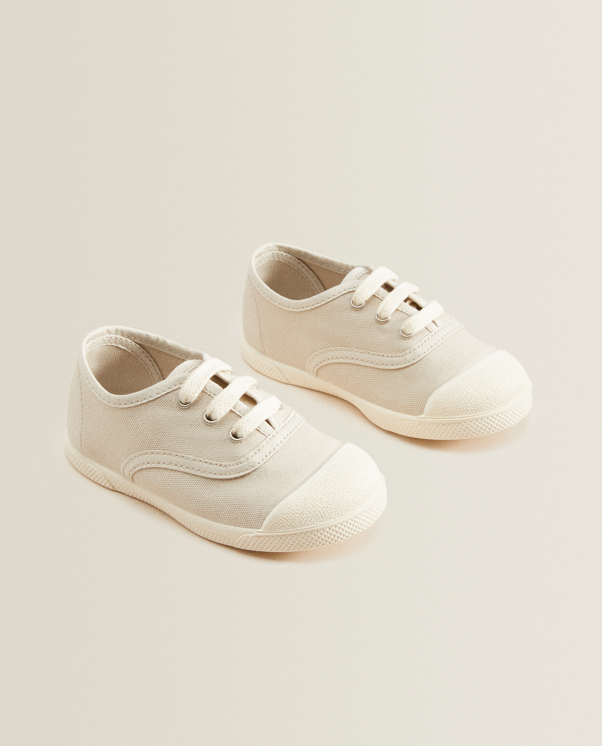 libby canvas plimsoll