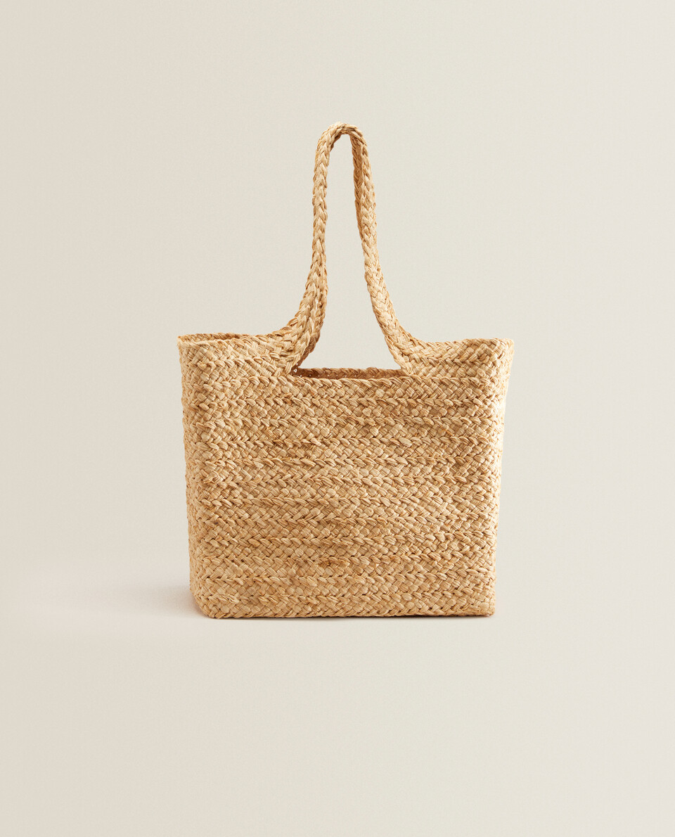 CAPAZO DETALLE ASAS - BOLSOS Y NECESERES - ROPA \u0026 CALZADO | Zara Home Panamá