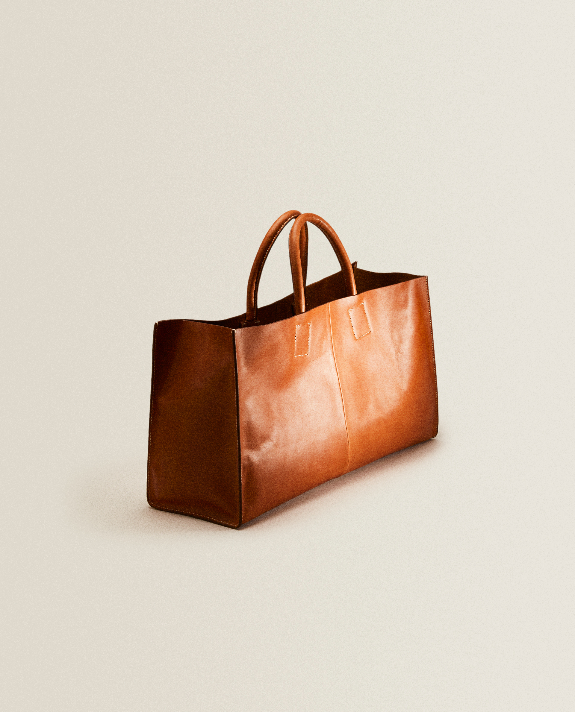 Shopper piel - BOLSOS Y NECESERES - ROPA \u0026 CALZADO | Zara Home España