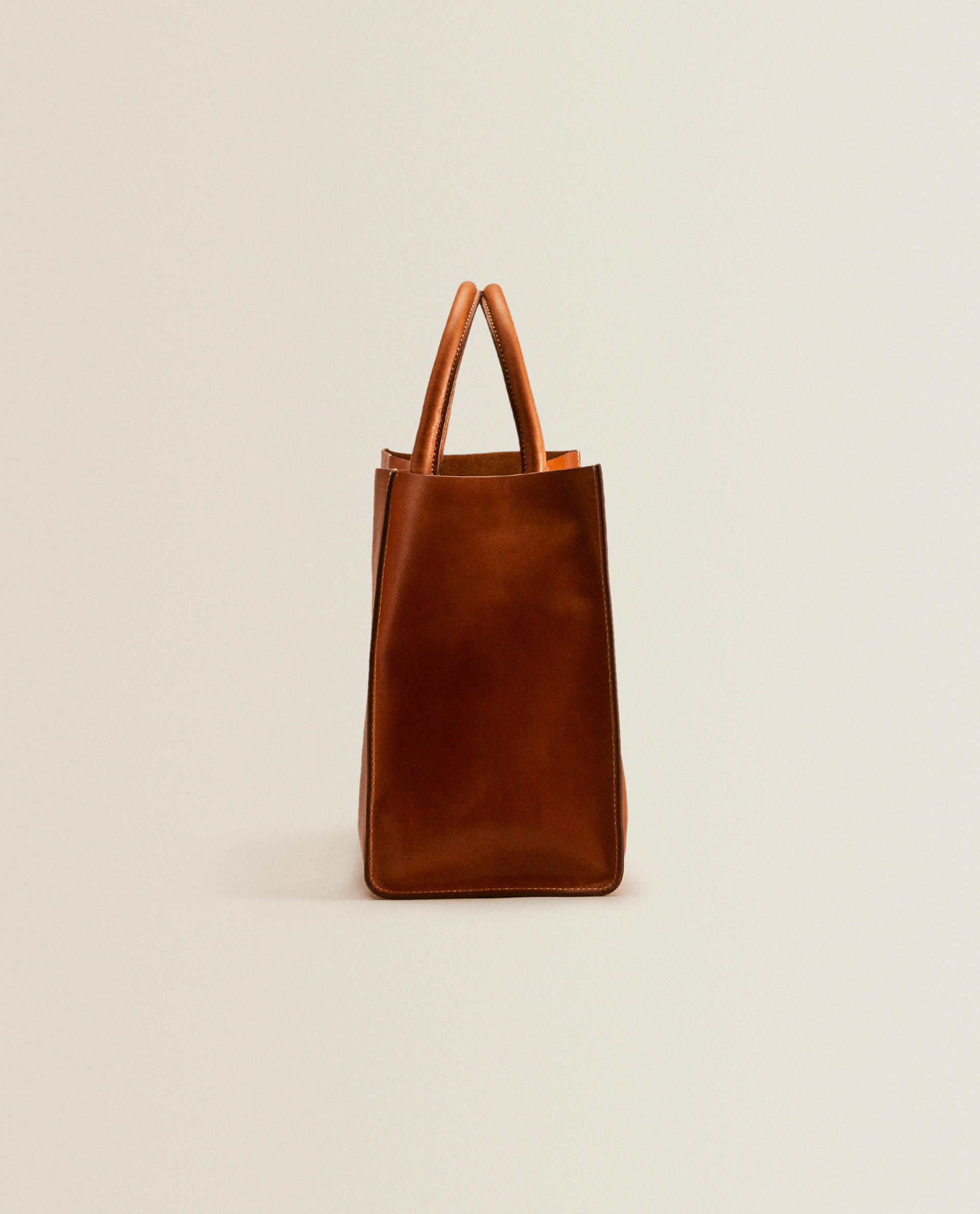Shopper piel - BOLSOS Y NECESERES - ROPA \u0026 CALZADO | Zara Home España