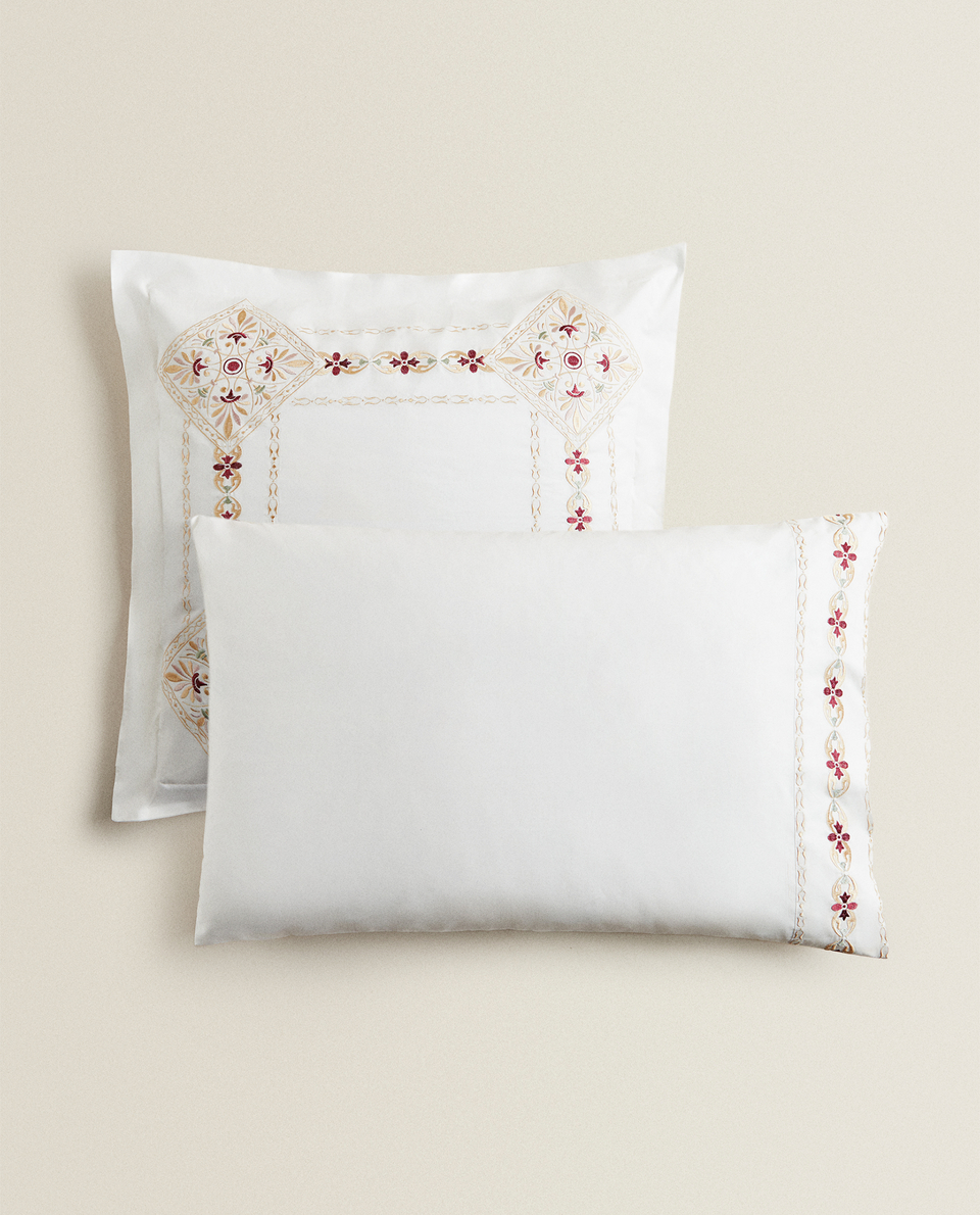 PILLOWCASE WITH EMBROIDERED BORDER
