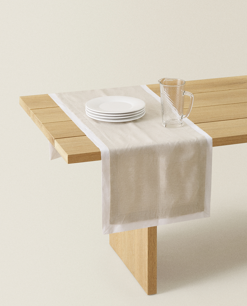 DOUBLE-LAYER TABLE RUNNER