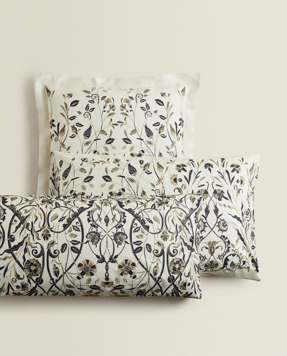 BRANCH AND FLOWER PRINT PILLOWCASE