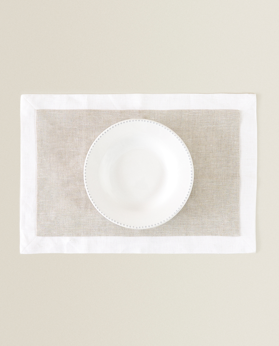 DOUBLE-LAYER PLACEMAT