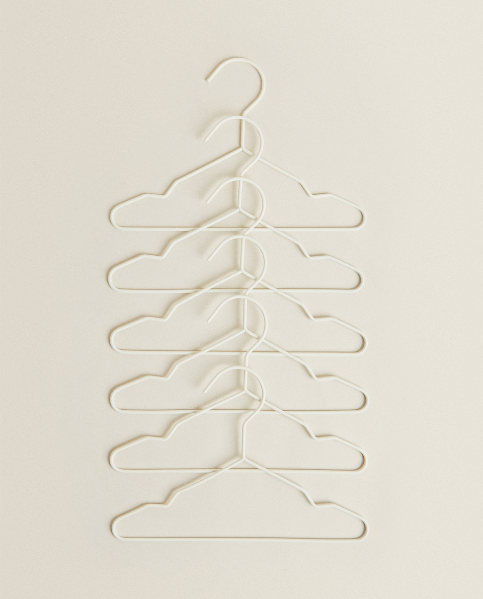 RUBBERIZED BABY HANGER (PACK OF 6)