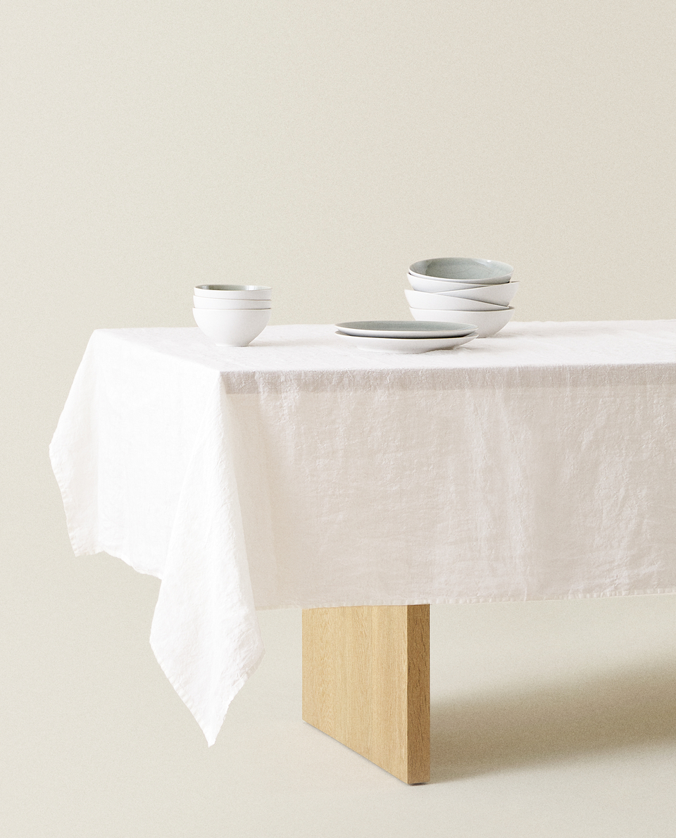 FADED-EFFECT LINEN TABLECLOTH