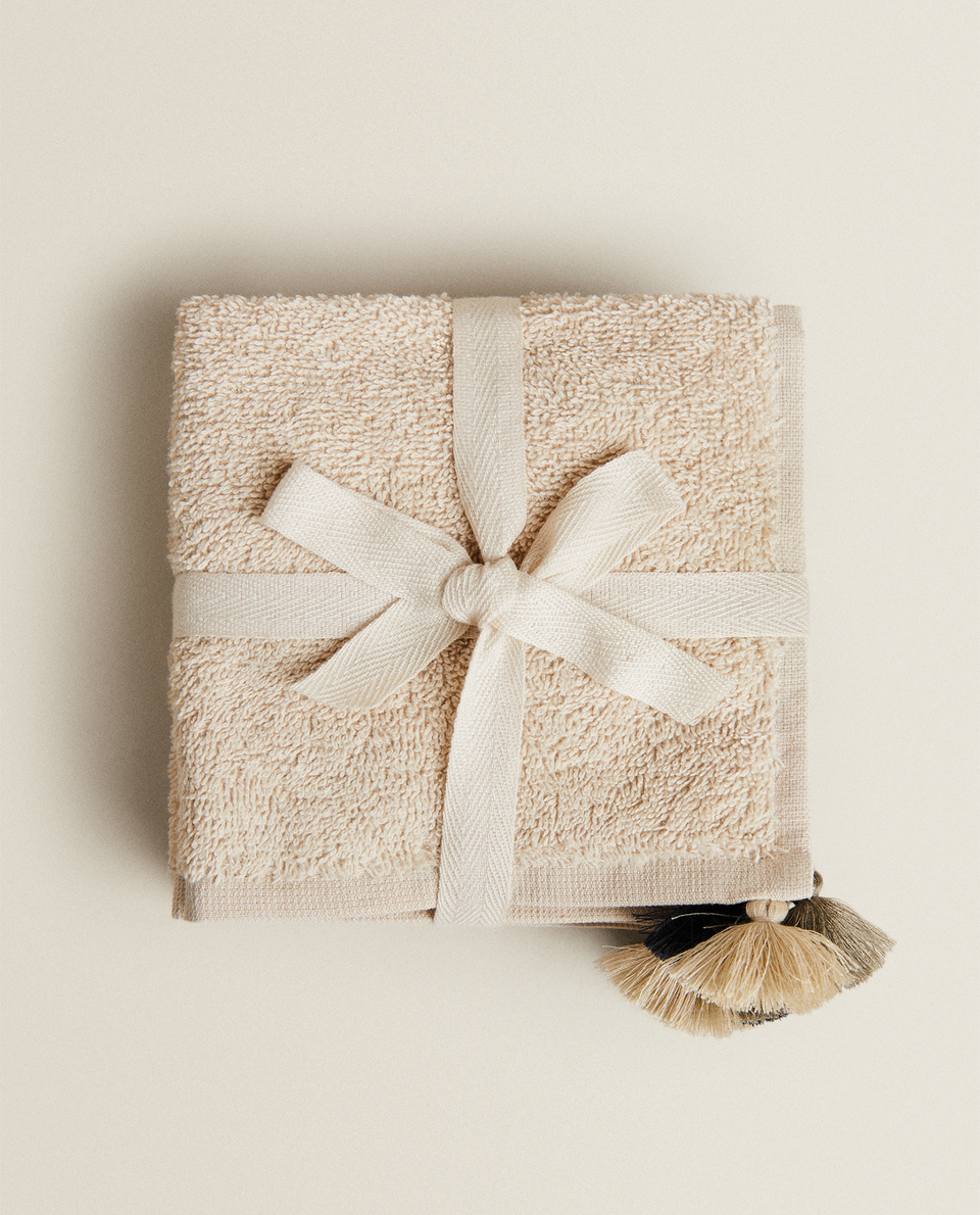 TOWEL WITH TASSELS (PACK OF 3)