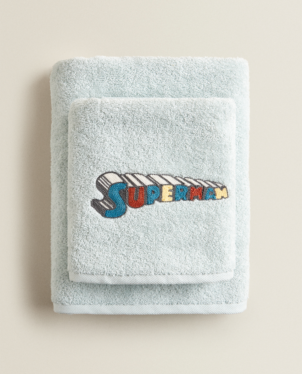 TOWEL WITH SUPERMAN EMBROIDERY (DC COMICS)
