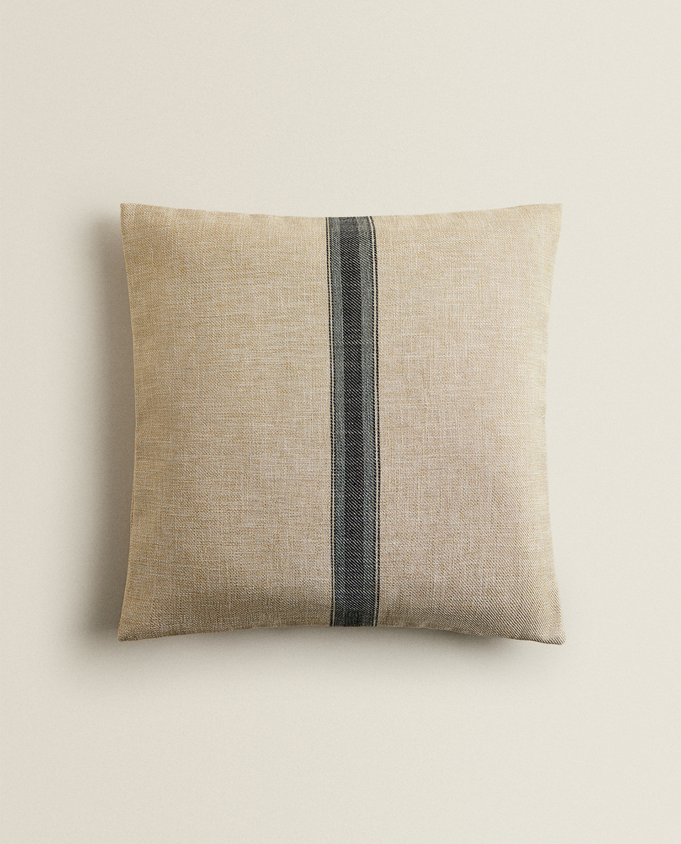 CONTRASTING LINE CUSHION COVER