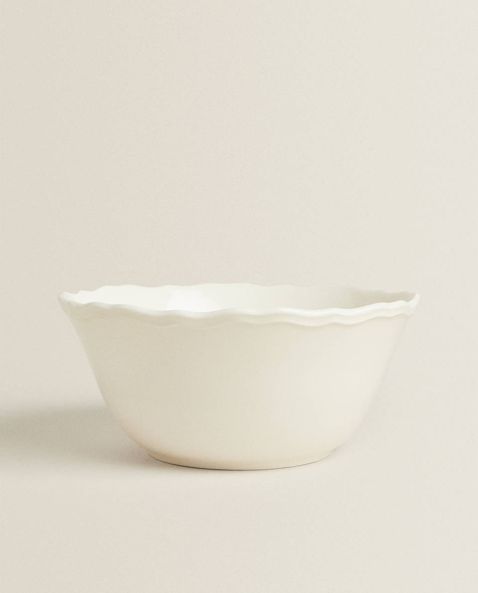 EARTHENWARE SALAD BOWL WITH A RAISED-DESIGN EDGE