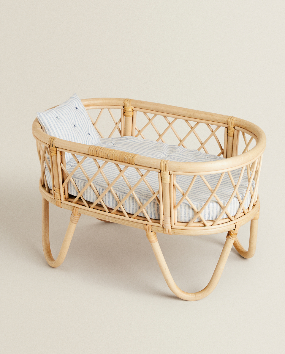 RATTAN TOY COT