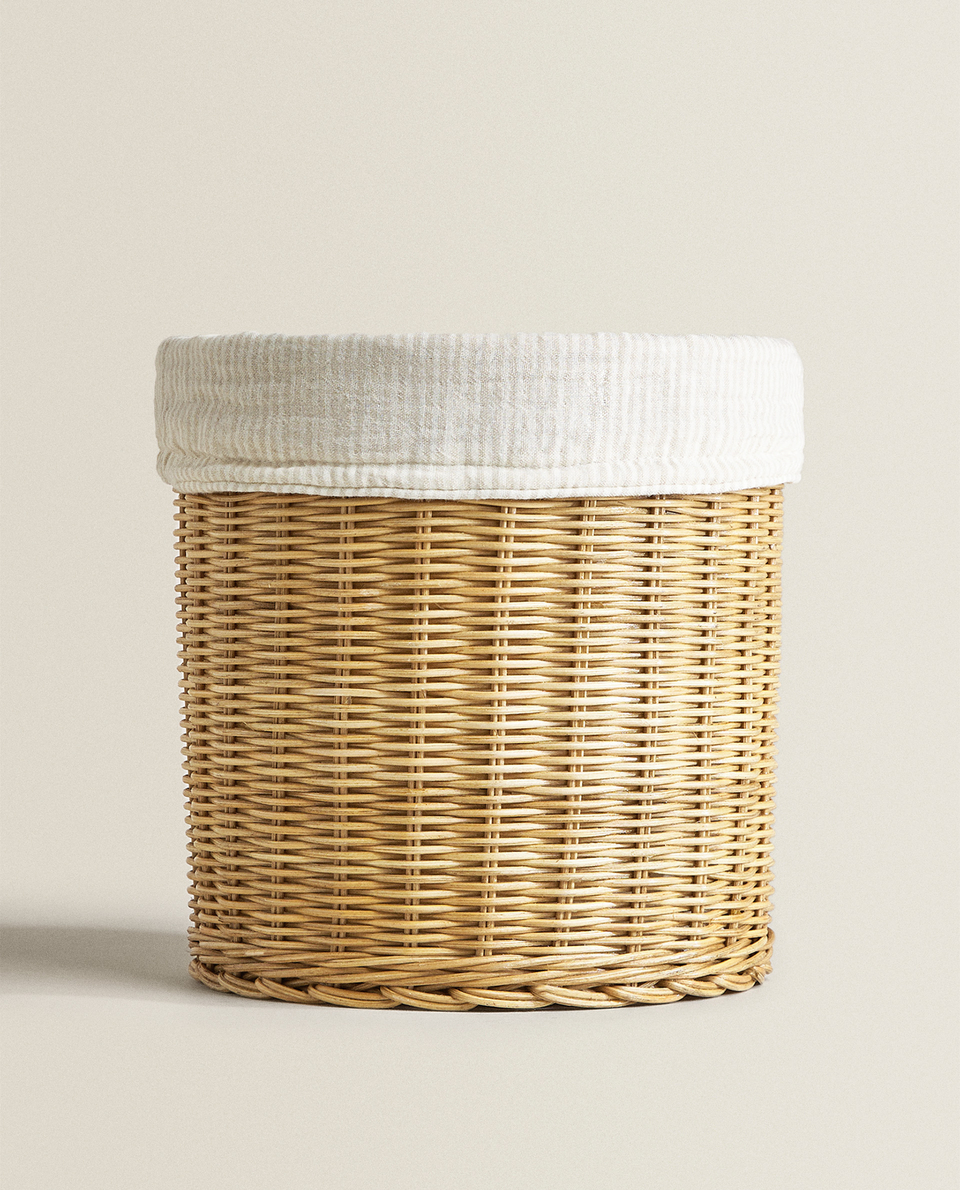 RATTAN BASKET WITH LINING
