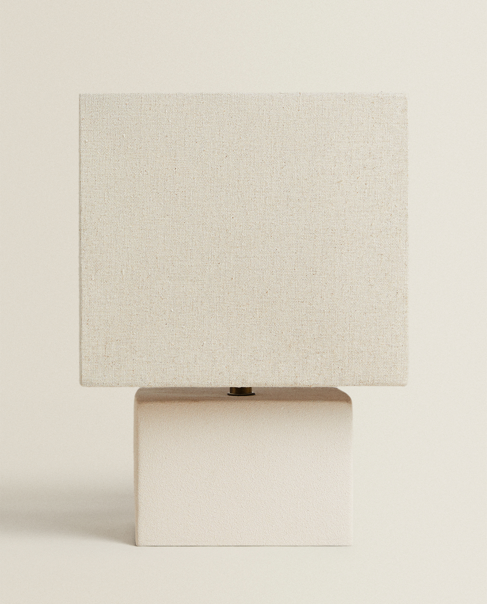LAMP WITH SQUARE BASE