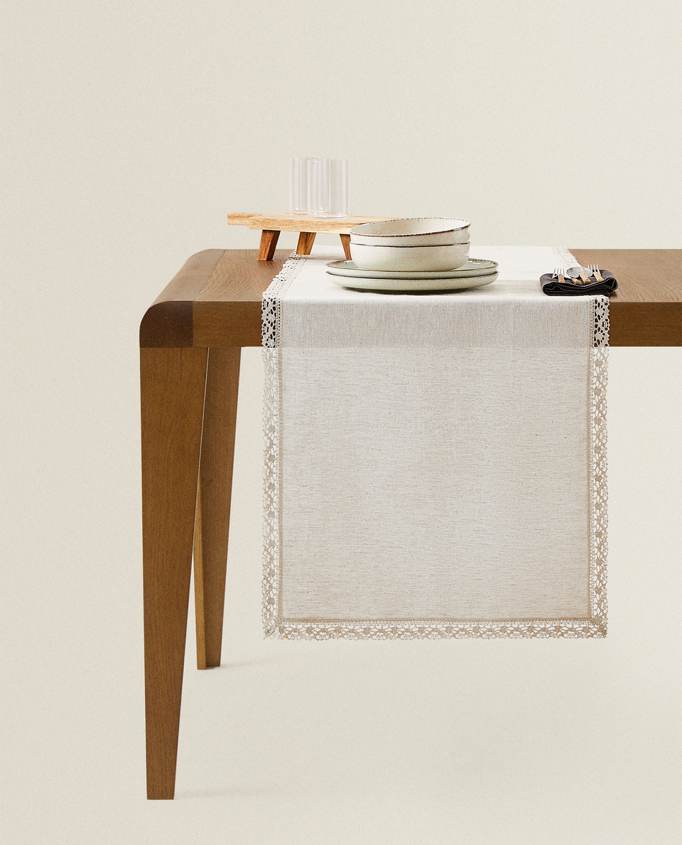 LINEN TABLE RUNNER WITH LACE TRIM