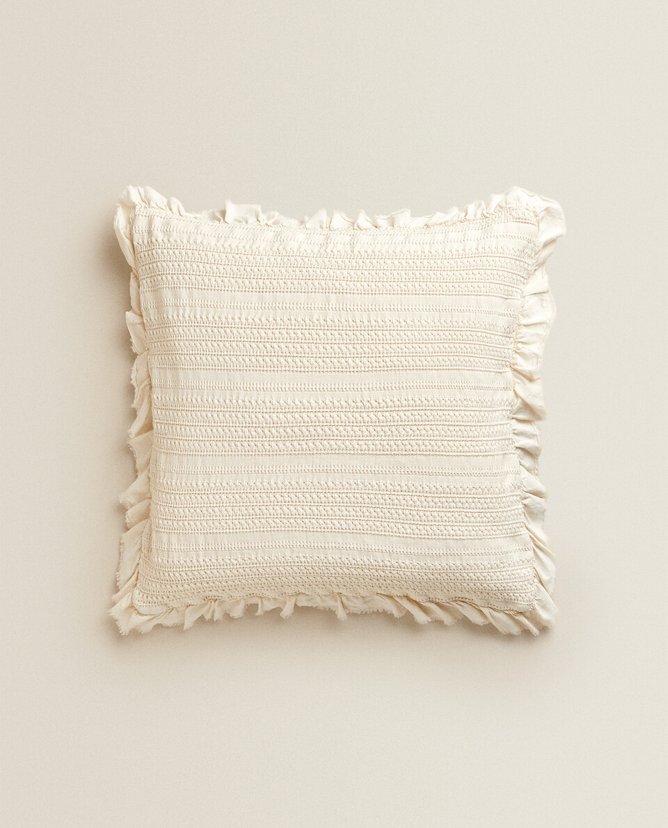 RUFFLED TEXTURE THROW PILLOW COVER